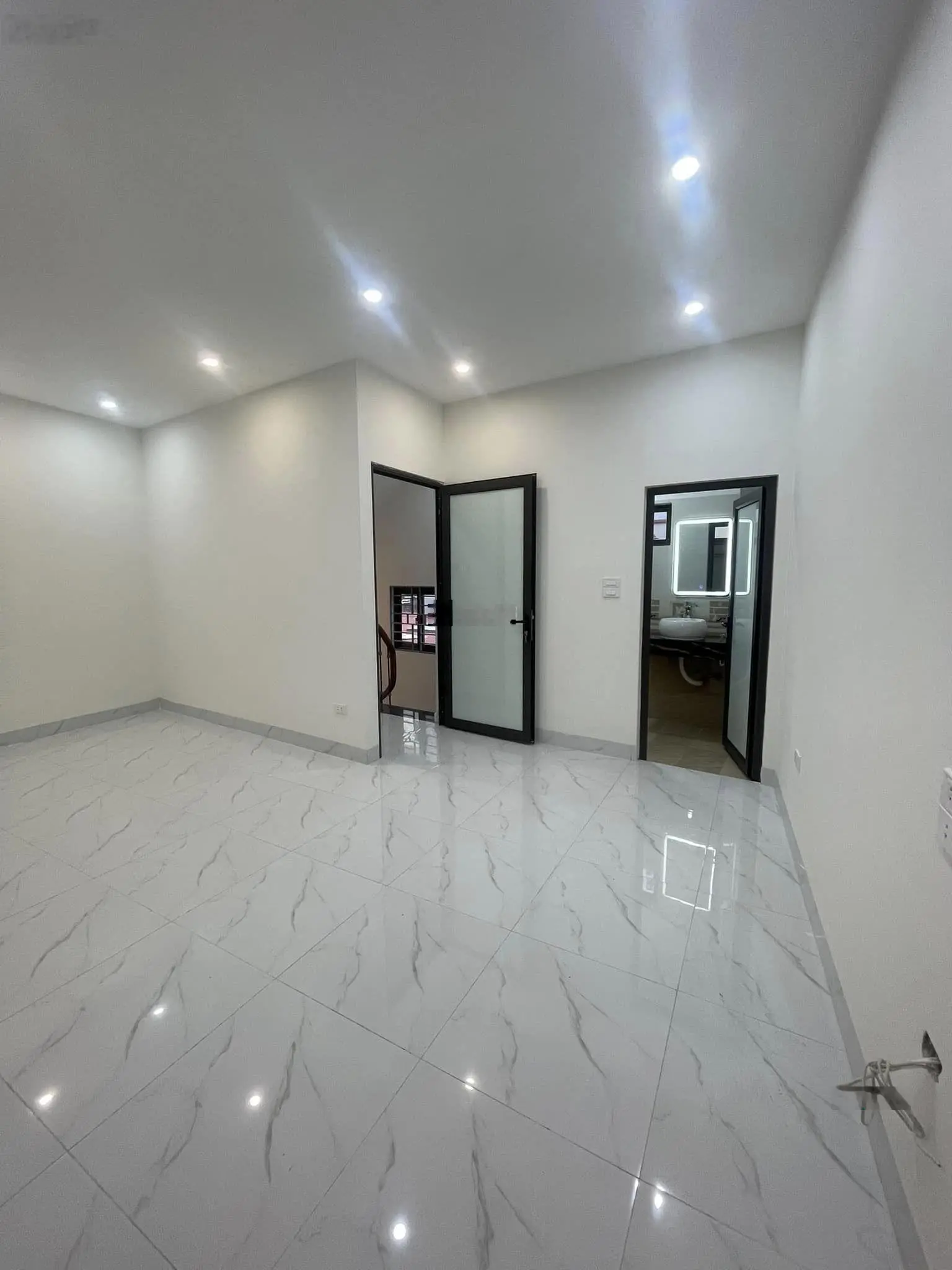 (lô góc) bán nhà ngõ 1 Nhân Hòa 35m2x5T 6 tỷ 3 thoáng 30m ra ô tô mới đẹp Thanh Xuân