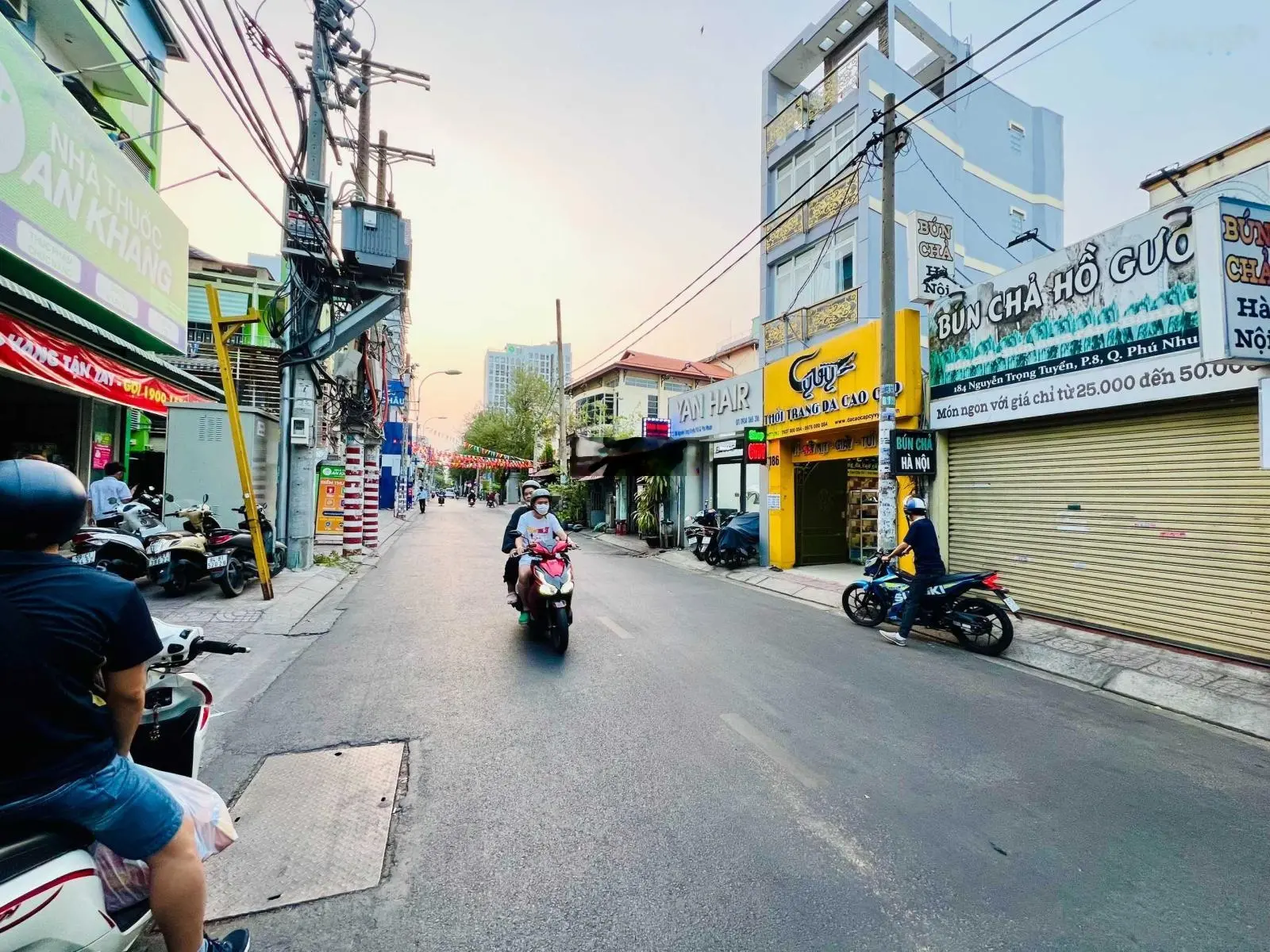Bán nhà gần Nguyễn Văn Trỗi, ngang 5.25M dài 25.5M. Trệt 2 lầu chỉ 25 tỷ TL