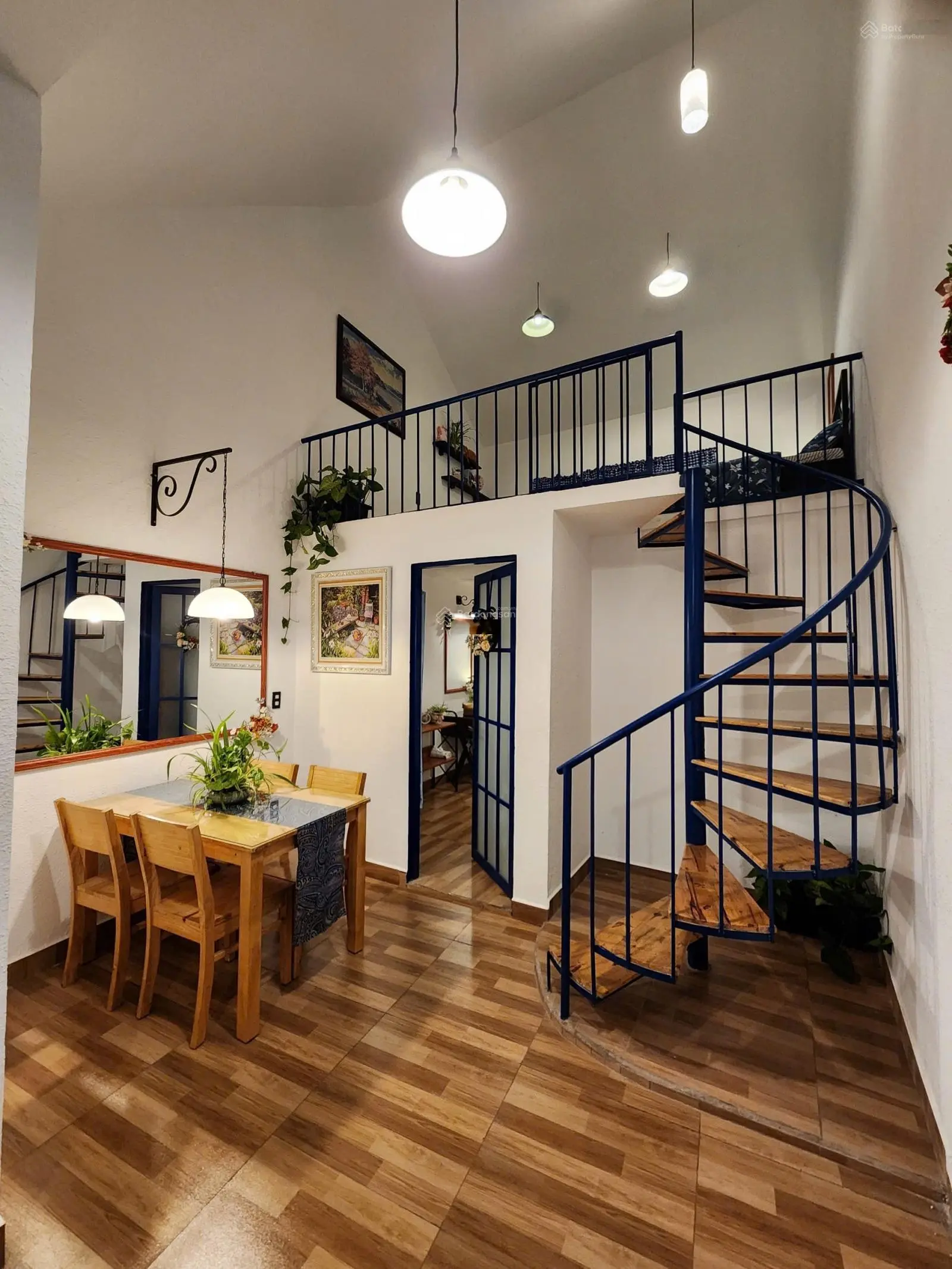 Nhà sân vườn trung tâm Đà Lạt, khai thác du lịch tốt, 137m2 (11x14), cách hồ 500m, giá 6.2 tỷ
