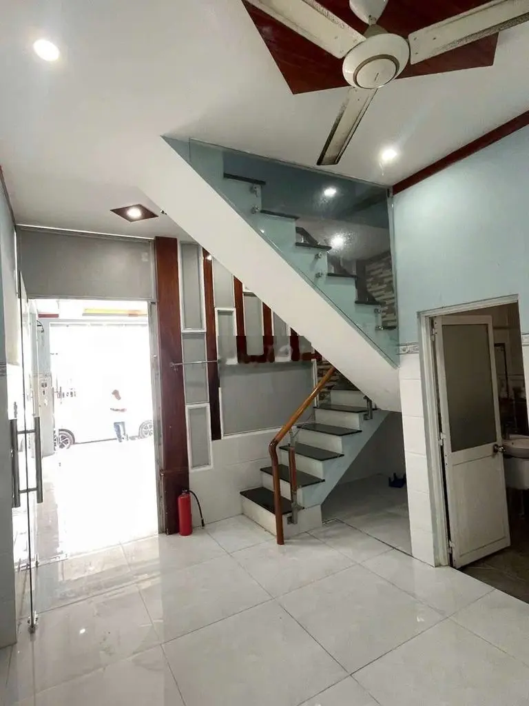 Nhà MT kinh doanh ngay chợ Tân Bình Dĩ An