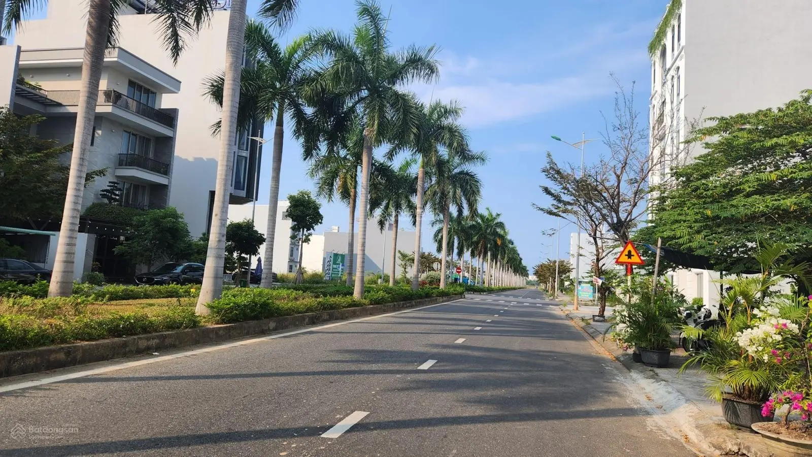 Chính chủ gửi Diệp Minh Châu, Hoà Xuân. Sạch đẹp, ngay góc ngã tư Nguyễn Ân, chính chủ giá tốt.