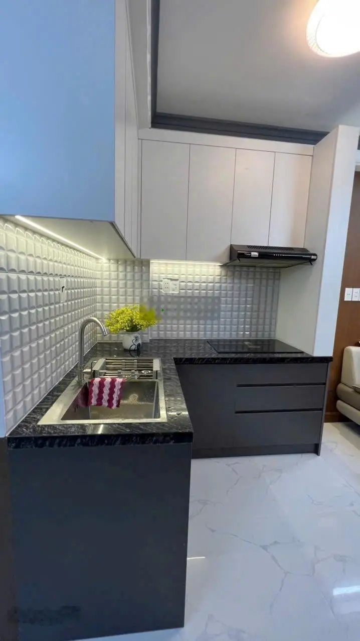 Nhà bán hẻm thẳng 1/ sau lưng MT Nguyễn Tiểu La, P8, Q10. DTSD 83.5m2. Nhà mới 4 tầng. Giá 5.8 tỷ