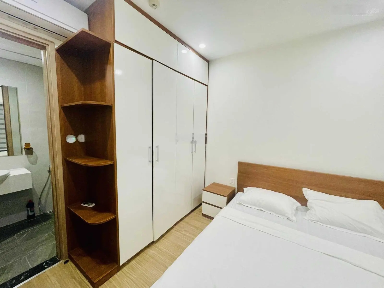 Bán nhanh căn hộ 1+1 ngủ -full nội thất - view đẹp tầng trung Vinhomes Ocean Park