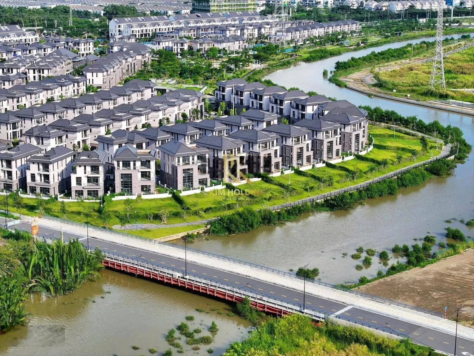 Cần bán gấp căn biệt thự song lập 200m giá tốt nhất thị trường