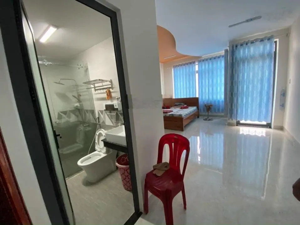 Bán nhà 3 tầng mặt tiền Đường Dã Tượng TTTP Nha Trang, gần biển, gần công viên. Sổ đỏ hoàn công.