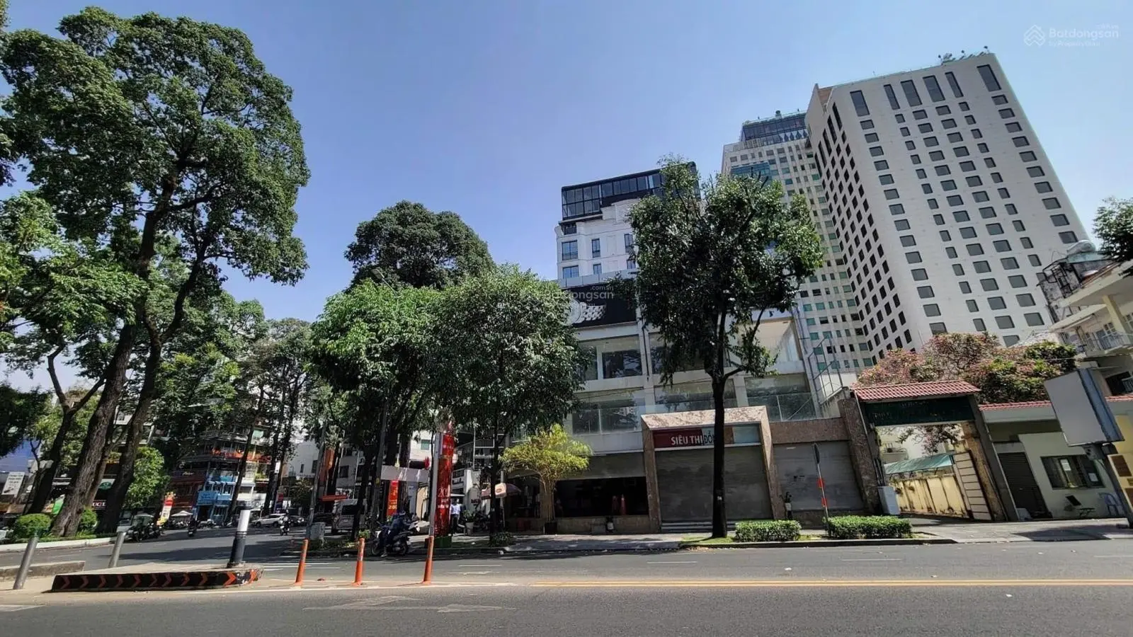 Bán đất xây tòa nhà Nguyễn Đình Chiểu P. Đa Kao Quận 1 15x30m CN: 363m2 giá 110 tỷ CTXD: H7T