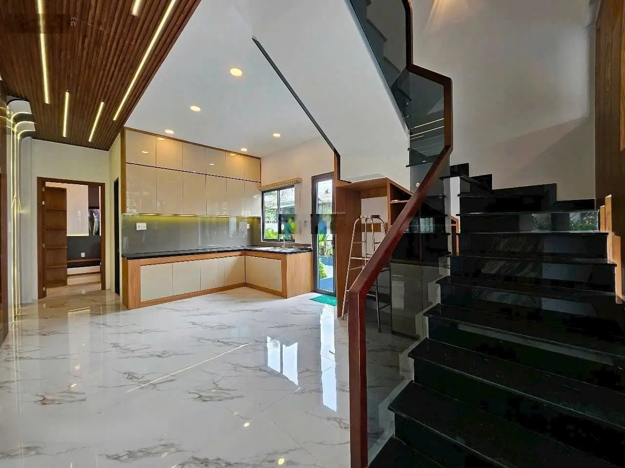 Căn Gốc 1 Trệt 1 Lầu Với Tổng Diện Tích 141m2 (8x18) Thổ Cư-Sổ Hồng Có Nội Thất Bên Trong