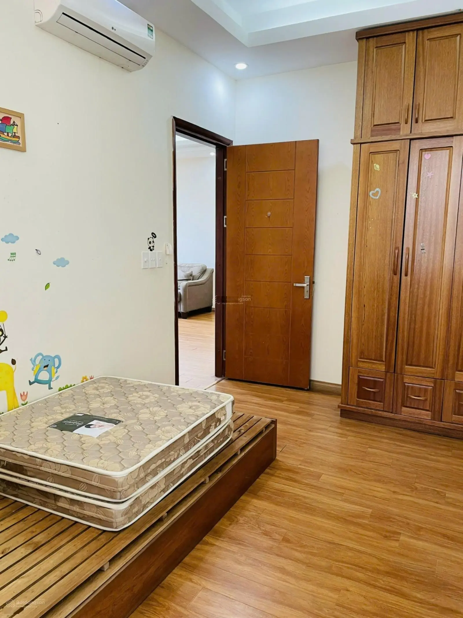 Tôi chính chủ, Cần bán nhanh căn hộ 2 ngủ tầng trung siêu hiếm thời điểm này. Duy nhất tại dự án.