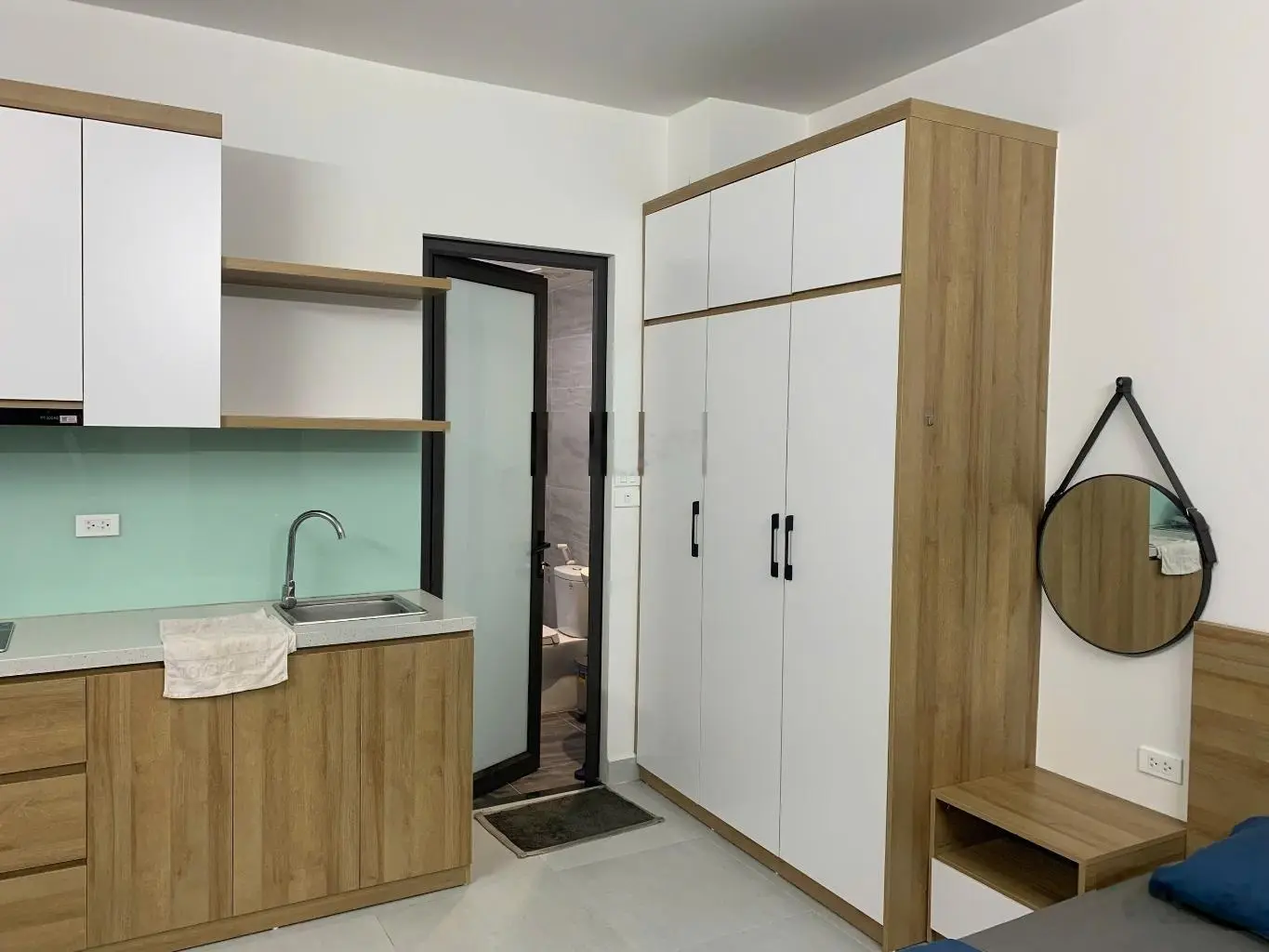 Người quen gửi bán nhà phố võng thị / trích sài diện tích 83m2 6 tầng thang máy đẹp. 077328.1235