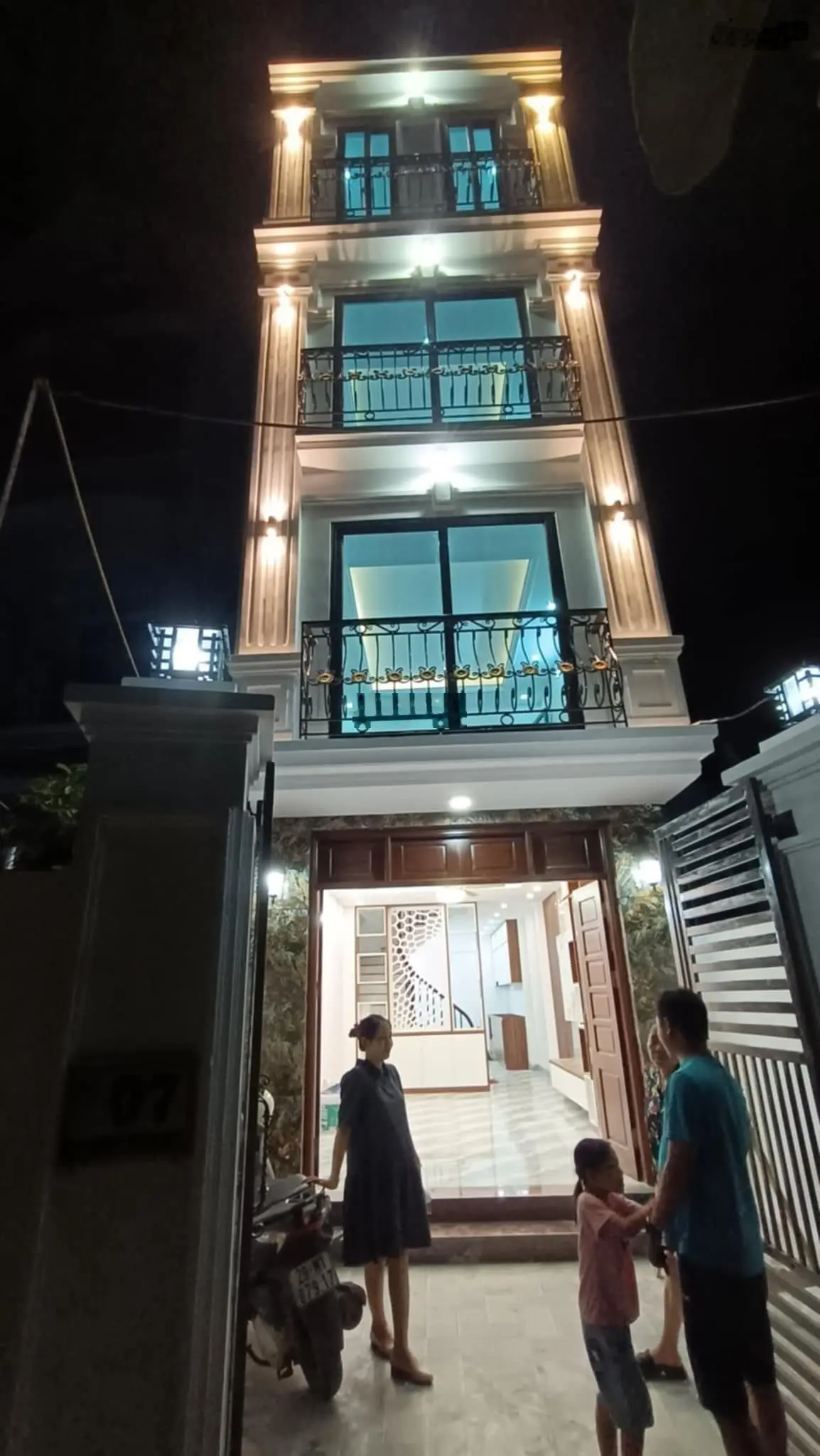 Nhà xây mới hiện đại, ngõ nông, diện tích 55m2 x 4 tầng, giá nhỉnh 5 tỷ