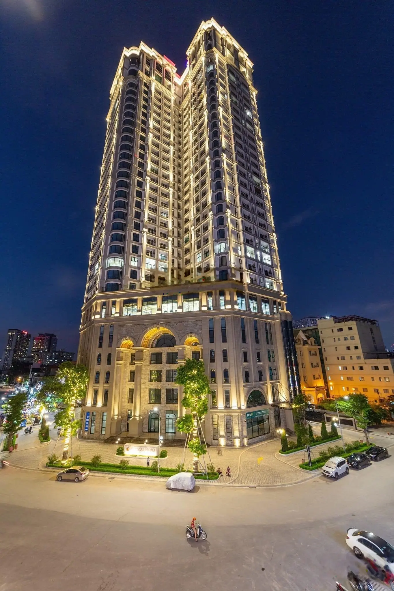 Căn hộ đặc biệt Duplex 2 tầng, 1 tầng x 80m2, Penthouse Hateco Laroma, sổ cầm tay ban công Đông Nam
