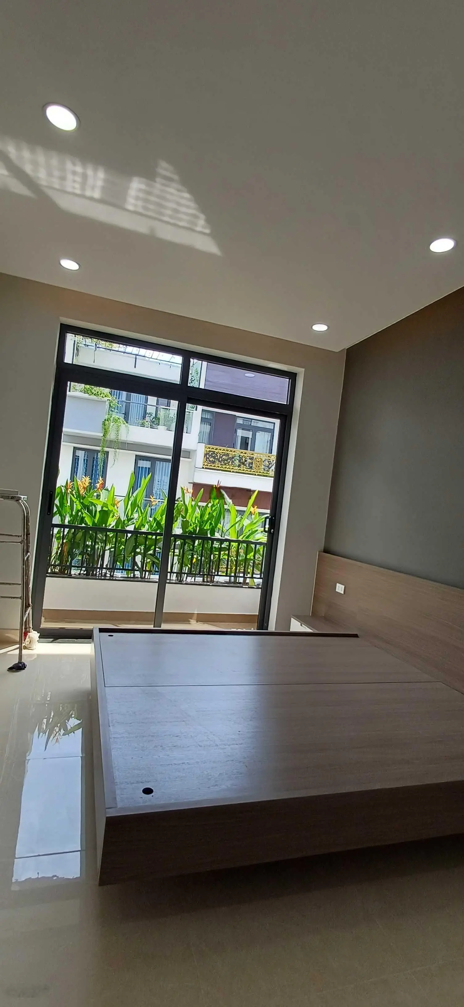 6.1 tỷ - Nhà phố vip 1 trệt 4 lầu - Ngã Tư Ga - p. Thạnh lộc - Q12 - HCM (thiết kế mới - hiện đại)