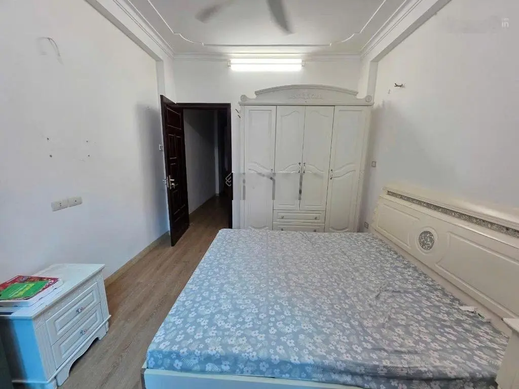 Bán nhà Trung Kính Cầu Giấy- 5T dân xây- Gần phố- 6 ngủ- 50m2- nhỉnh 12 tỷ