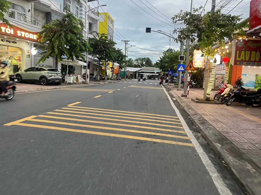 NỀN THỔ CƯ TRUNG TÂM P3 tp. vĩnh Long SAU CV ĐÀI TRUYỀN HÌNH