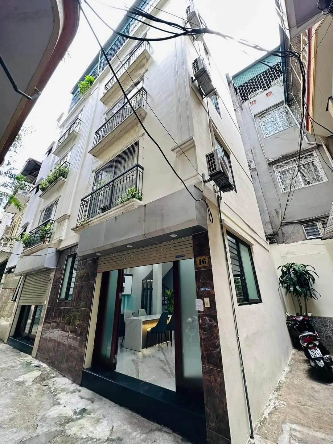 Bán nhà ngõ phố Thịnh Yên Quận HBT Hà Nội DT 60m2 5 tầng MT 4,5m. Giá 10,8 tỷ vị trí trung tâm quận