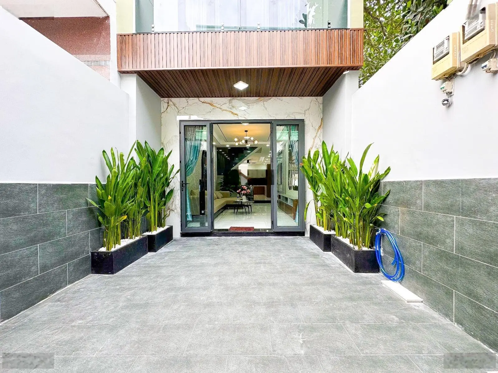 Bán nhà sổ riêng 82,67m2 hoàn công 3 tầng full nội thất Huỳnh Tấn Phát Quận 7
