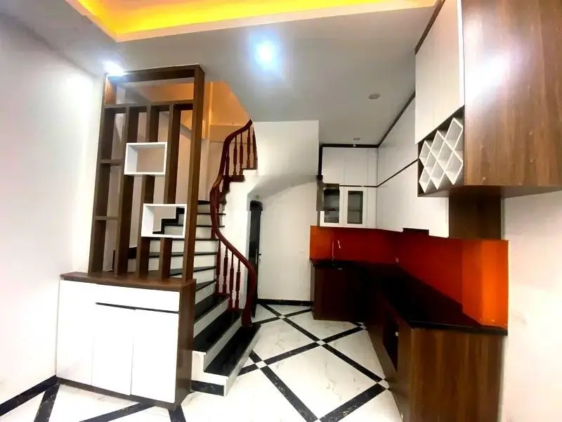 Bán nhà Bùi Xương Trạch, Thanh Xuân, DT 35m2 x 5T, MT 4m, 30m ra mặt phố, giá 6,6 tỷ