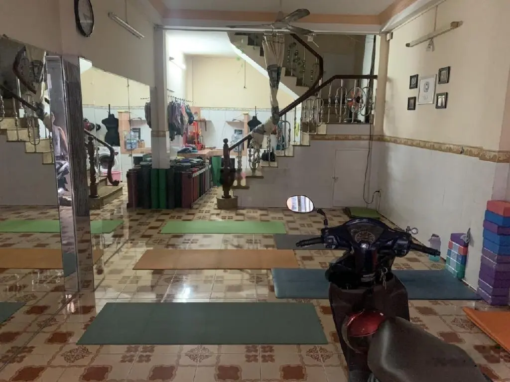 Mặt tiền đường Số P4 Q4 - khu kinh doanh sầm uất - một đời chủ - 40m2 - ngang 4m chỉ 10,5tỷ