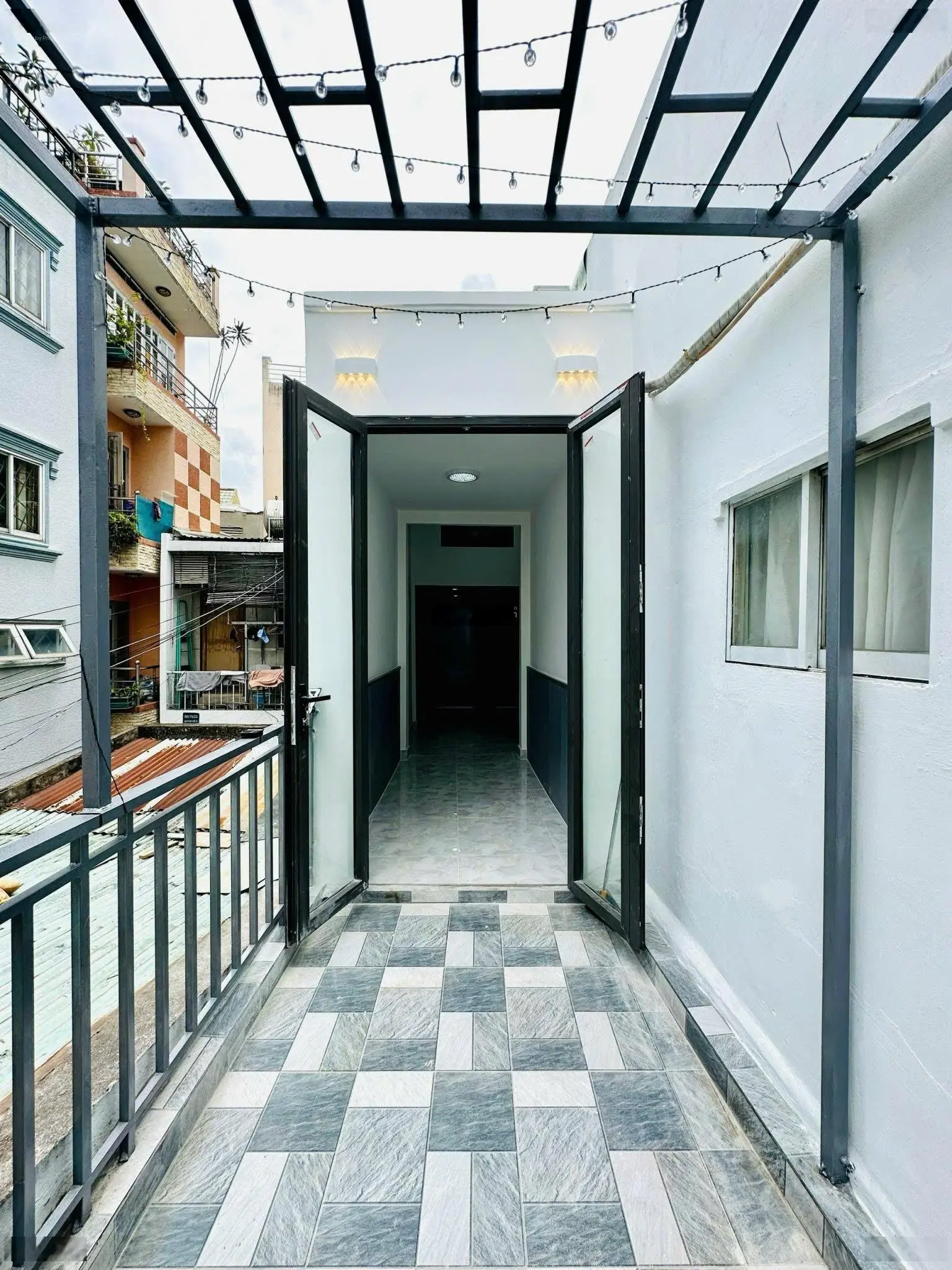 Bán gấp nhà đường Nguyễn Đình Chiểu, PN.Giá 6tỷ8/44m2.Gần trung tâm, trường học.liên hệ:0936 436 ***