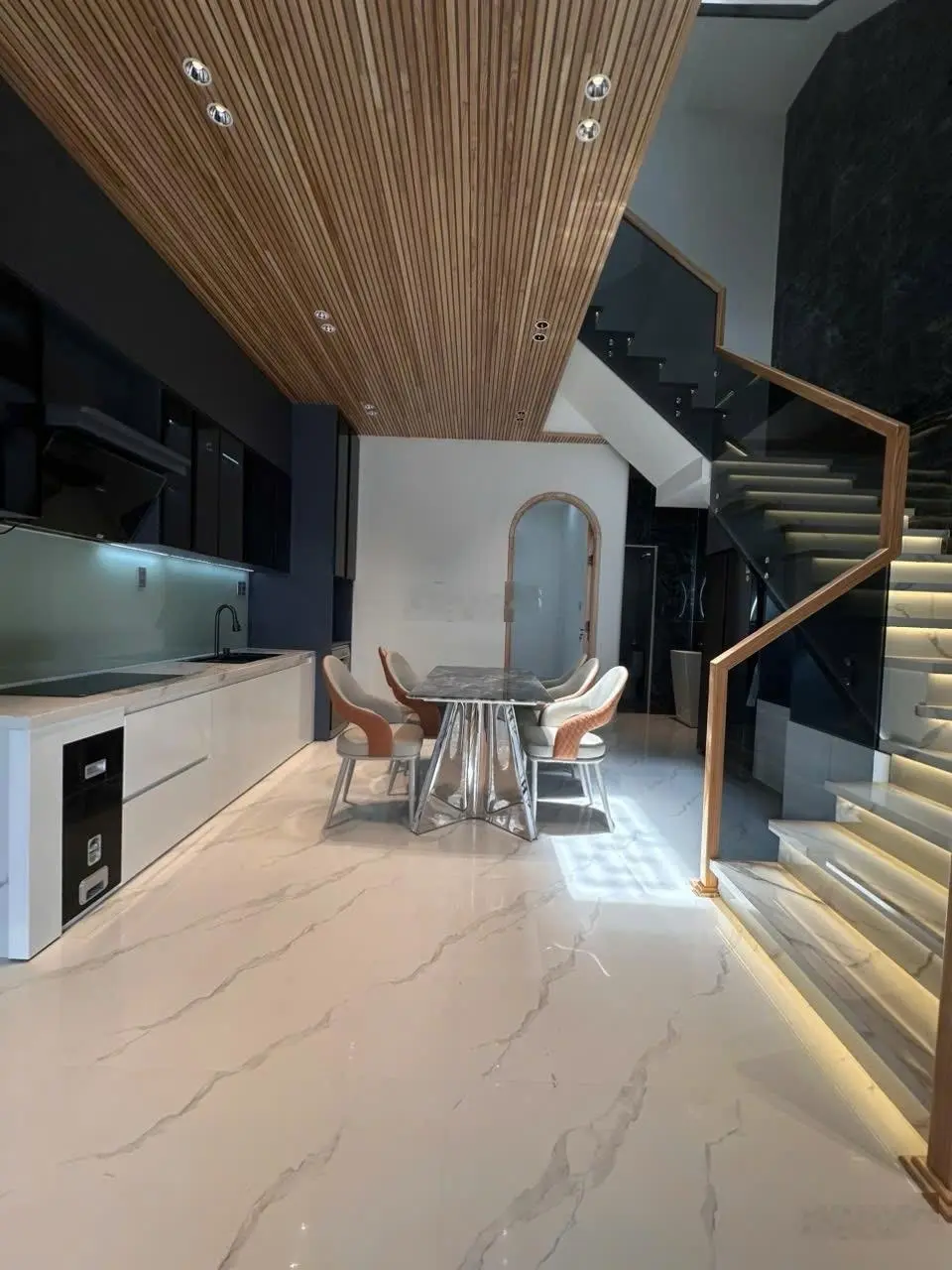 Siêu phẩm 3 tầng hoà minh-dọn vào ở ngay-cách biển vài bước chân-giá chỉ nhỉnh 6 tỷ