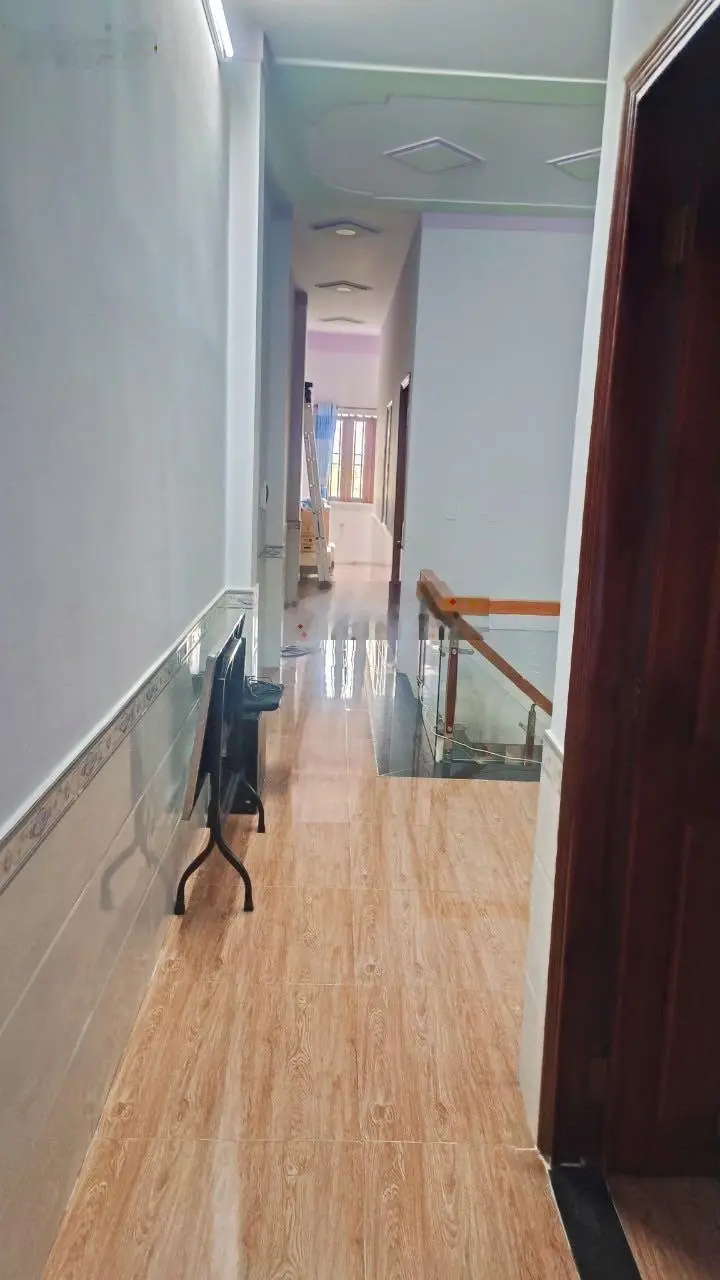 3 tỷ 950 nhà lầu trệt Vincom Dĩ An