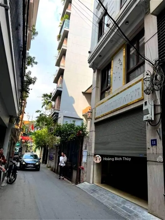 Bán biệt thự đẹp- Ngõ 19 Liễu Giai- Khu phân lô quan chức- Ở sướng- 160m2- MT: 8m- 40 tỷ
