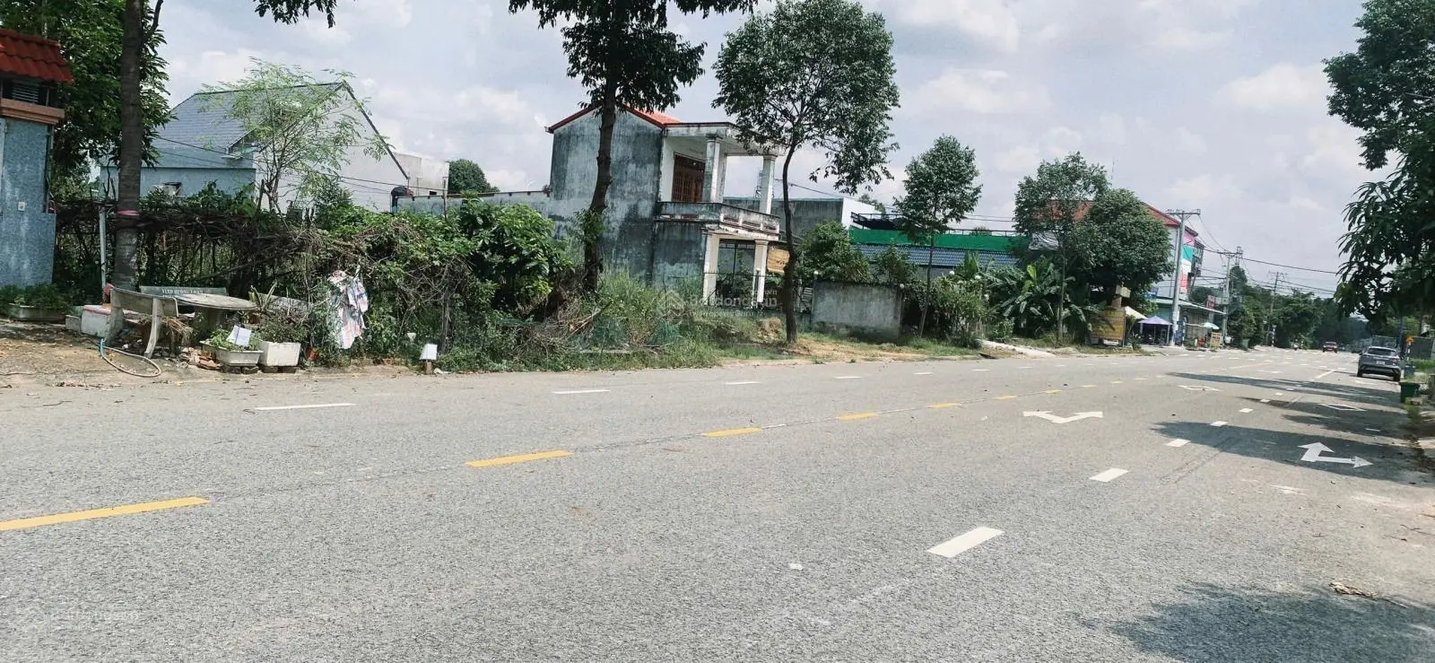 chính chủ bán gấp lô đất L43 đường nhựa 30m, dân cư đông đúc đường thông chợ