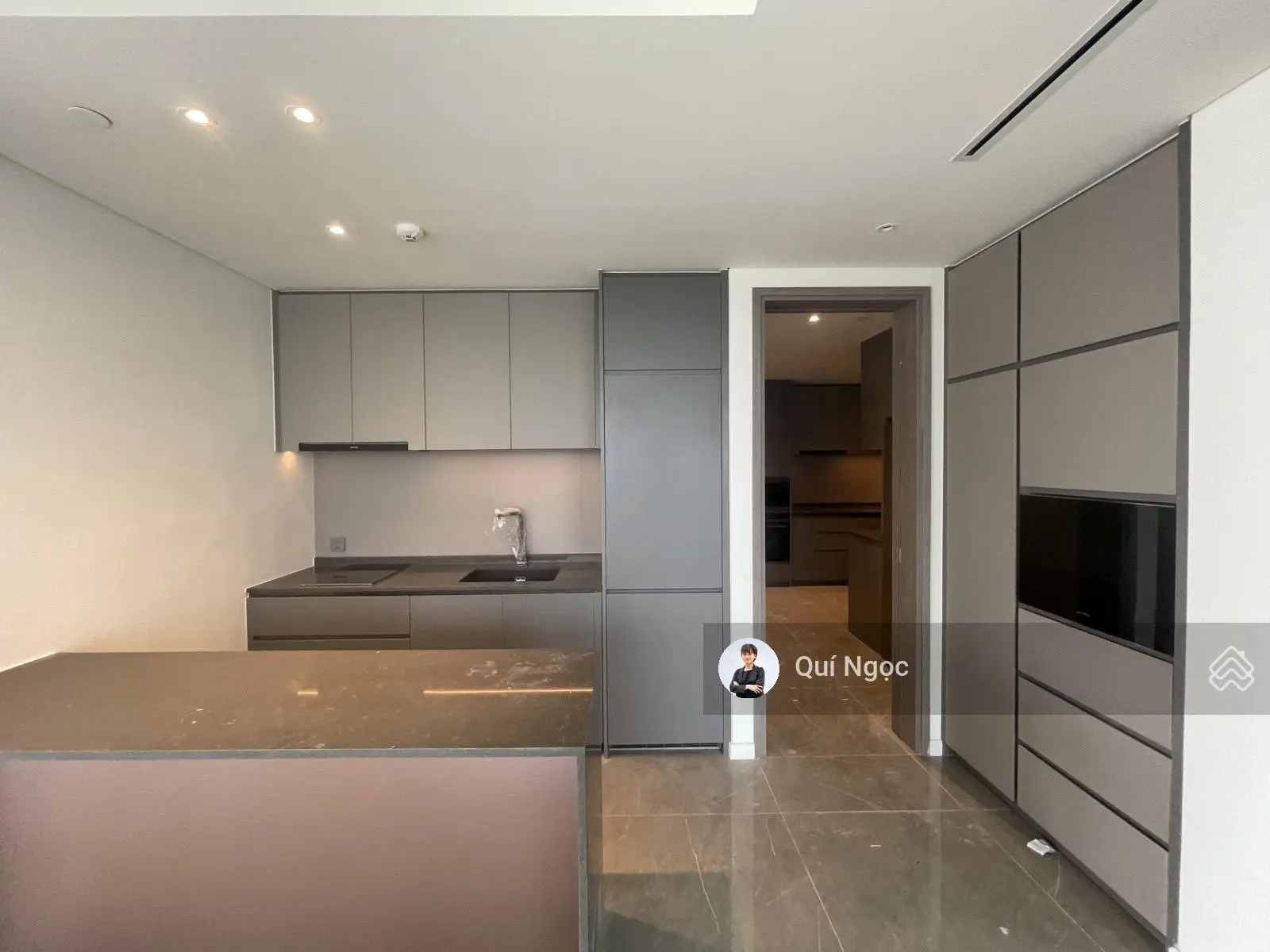 Metropole bán 3PN Opera thang máy riêng, view trực diện sông Q1