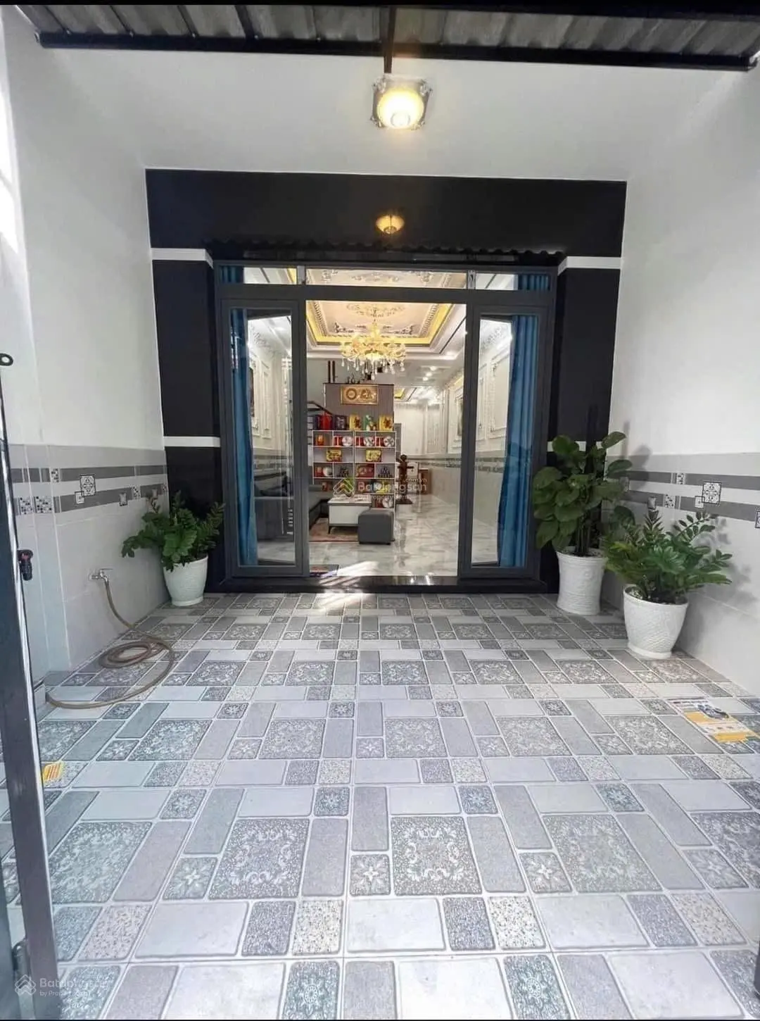 Bán nhà Lê Thị Bạch Cát quận 11 - 52m2 - SHR bao sang tên