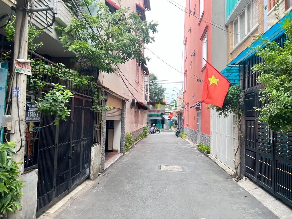 Bán nhà giá 4,7 tỷ, diện tích 60 m2, tại Linh Xuân, Thủ Đức