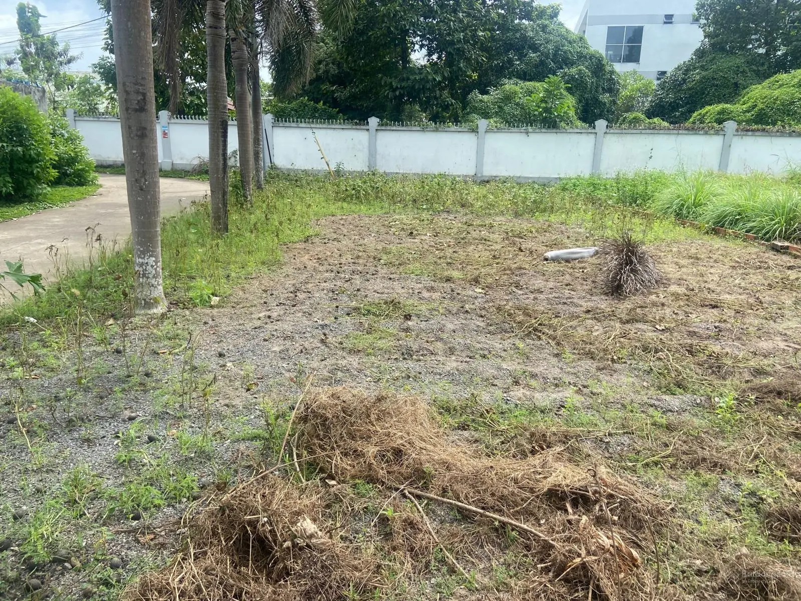 Bán đất 2MT sát bệnh viện huyện Định Quán. SHR, đường xe hơi