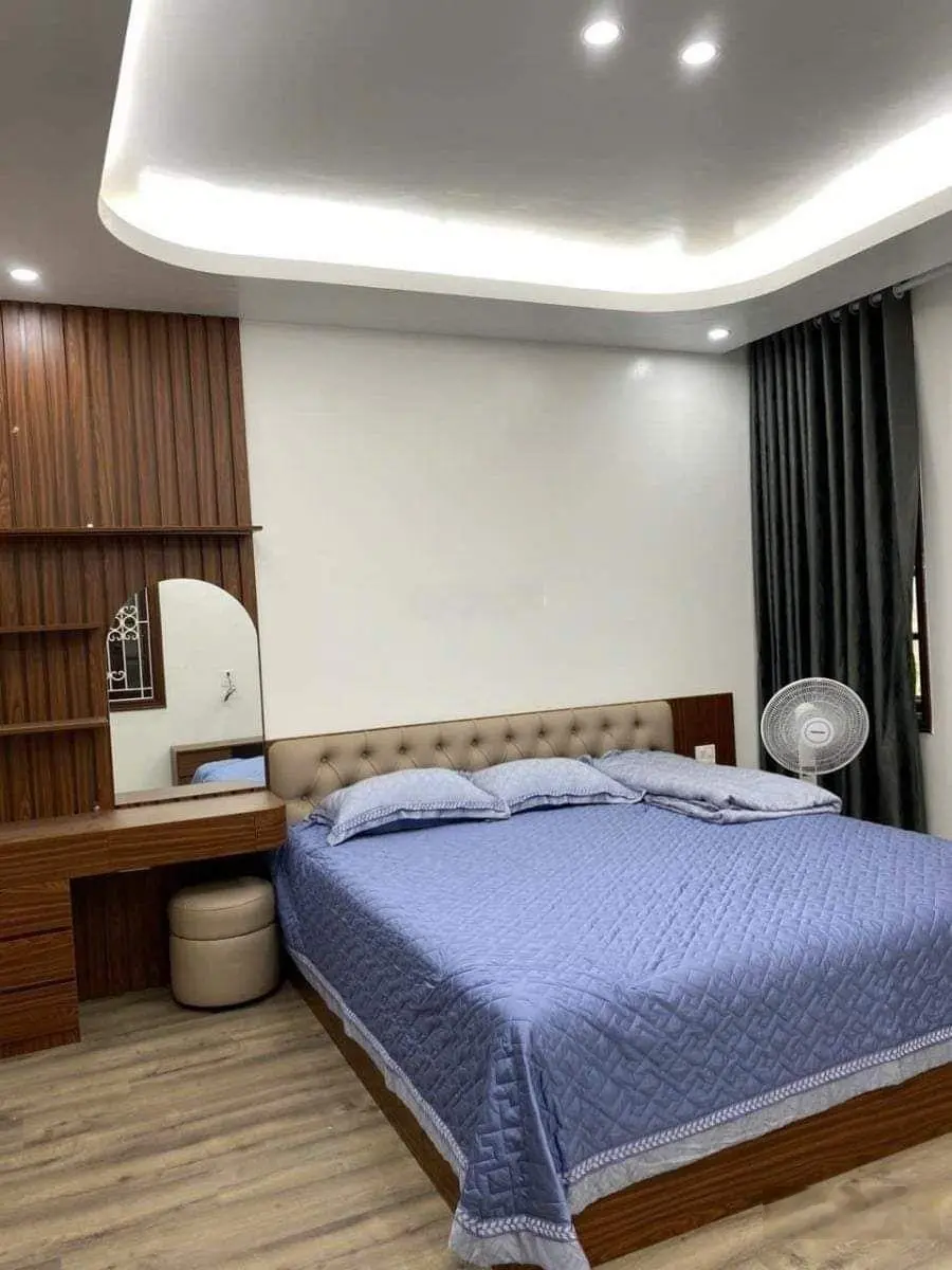 PHÂN LÔ ,VỊ TRÍ ĐỈNH NHẤT Lạc Long Quân 55m nhà 5 tầng Mt 5.1 giá mềm 14.5 tỷ