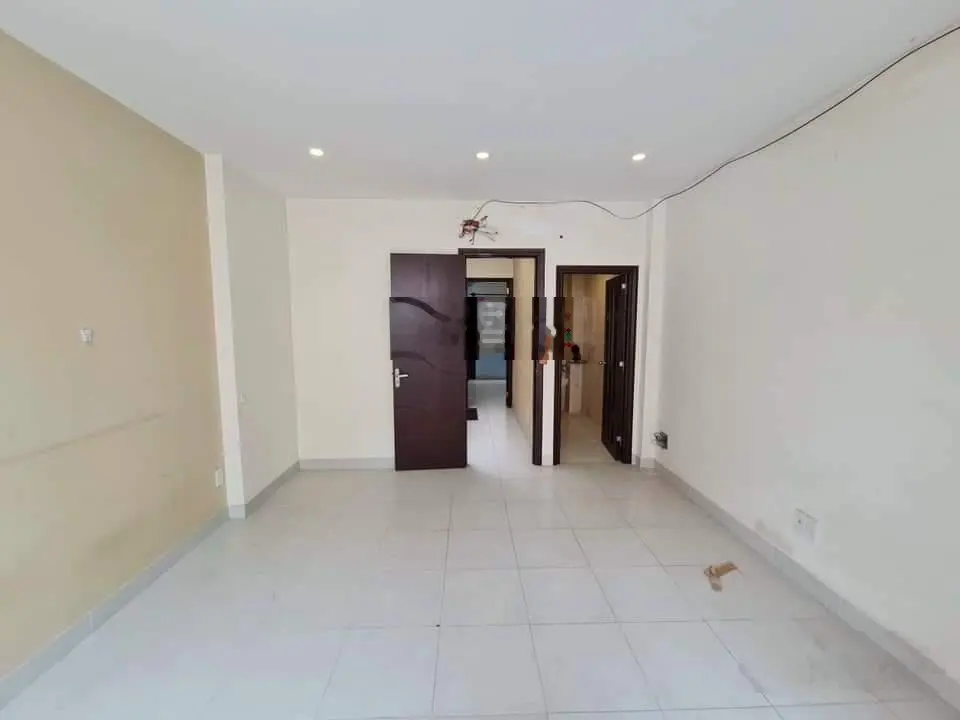 Bán nhà ngộp đường Bùi Minh Trực, Quận 8. Giá chỉ 2 tỷ 450. Hẻm xe hơi.Phù hợp mua ở hoặc kinhdoanh