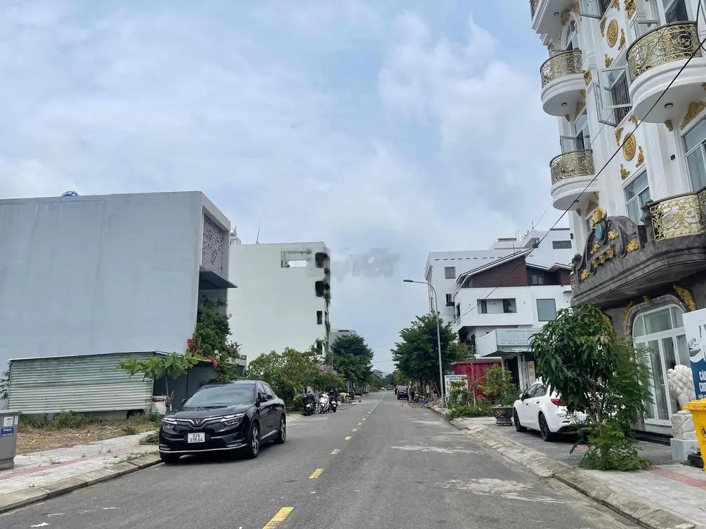 Bán cặp Trần Minh Tông Khu A1 đường 7m5 sát biển