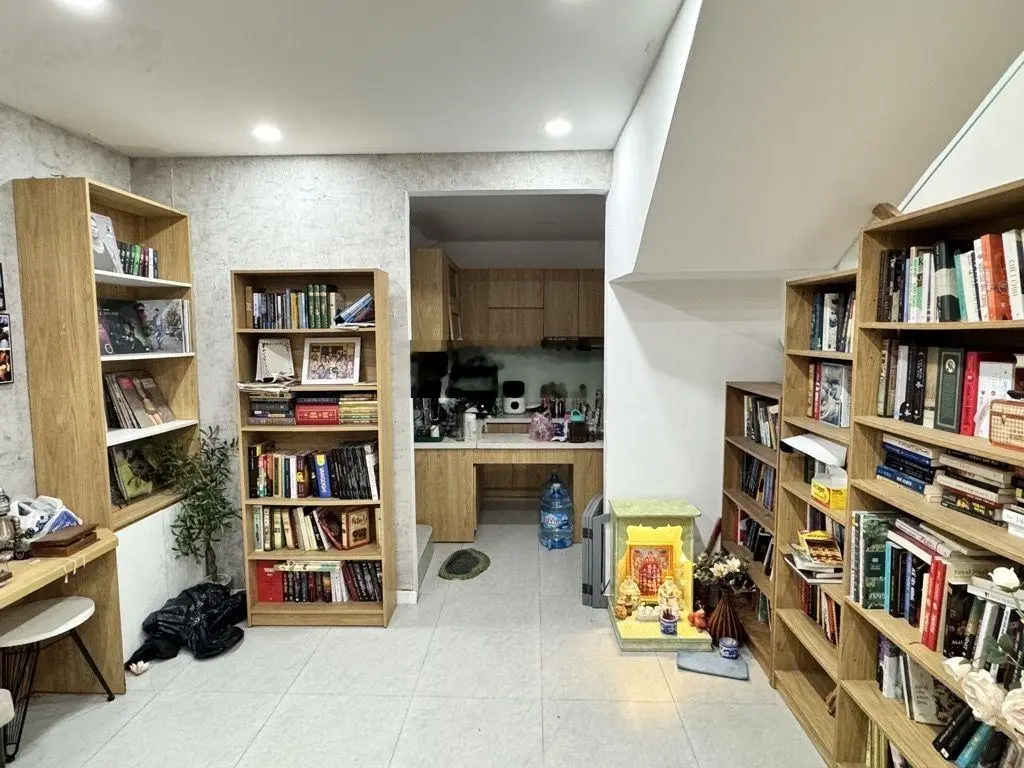 Bán nhà 64m2, 3 tầng, ngang hiếm 8m gần chợ Hiệp Bình, Hiệp Bình Phước, Thủ Đức, hơn 4tỷ