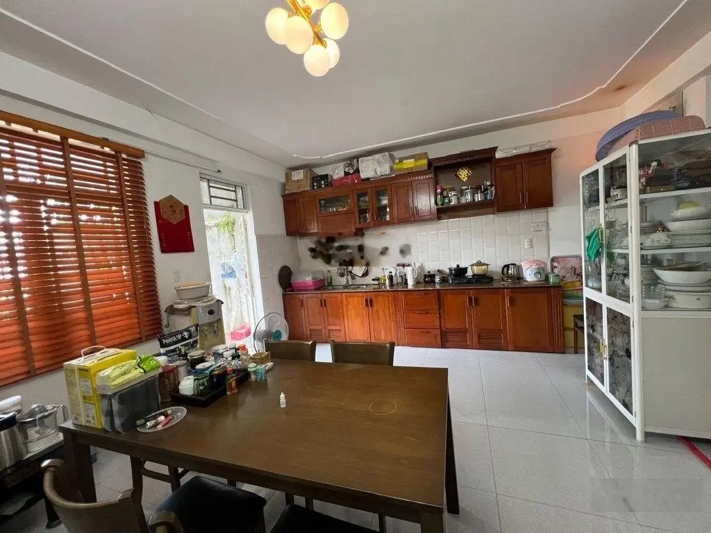Cần bán nhanh nhà 3 tầng, DT 100m2 Bùi Thiện Ngộ, Hòa Xuân, Đà Nẵng, 6 tỷ 200