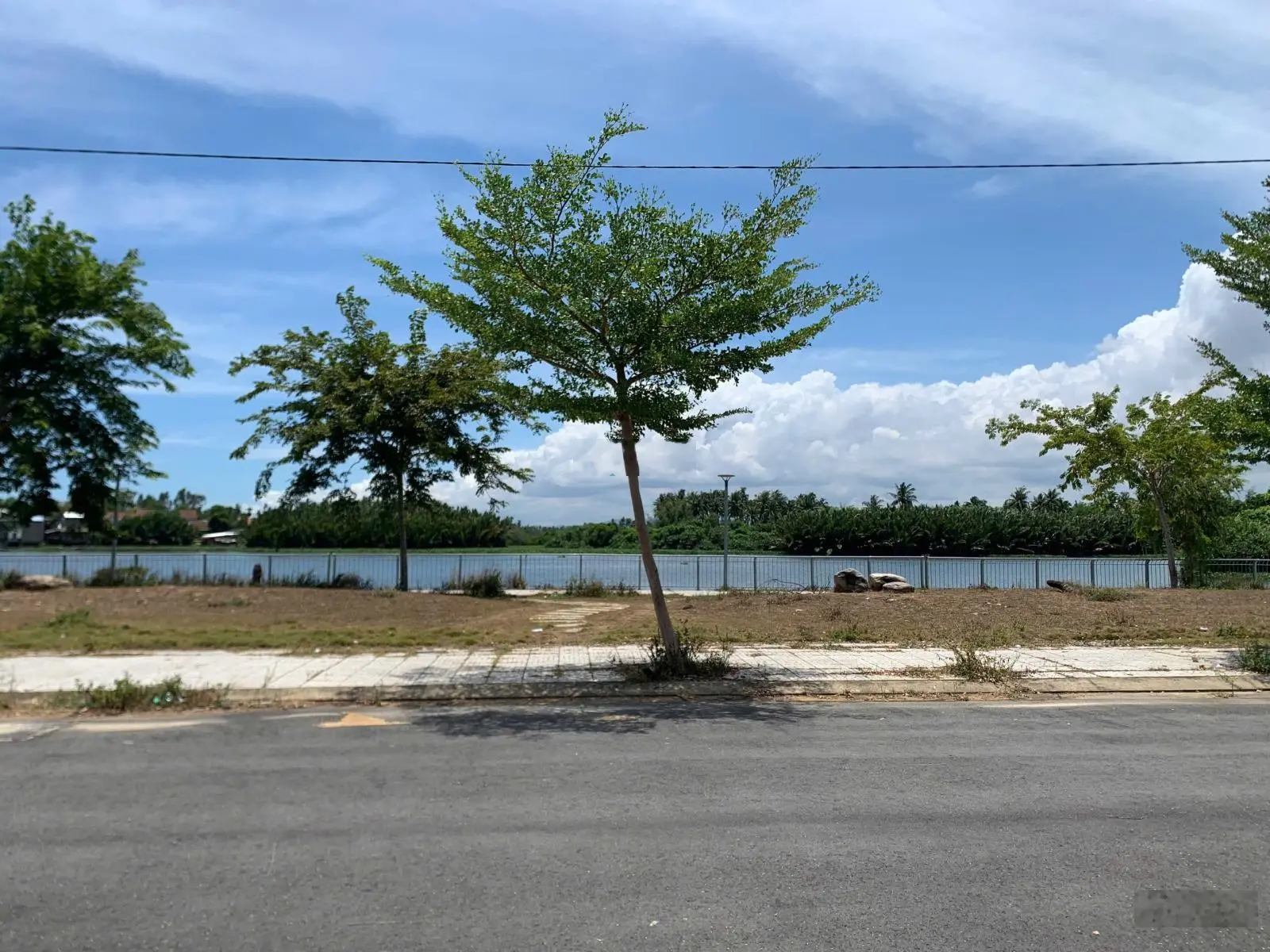 Bán biệt thự mặt tiền Sông Phước Giang KDC An Lộc Phát, 205m2(10x20.5) hướng Nam, Sổ Hồng Riêng