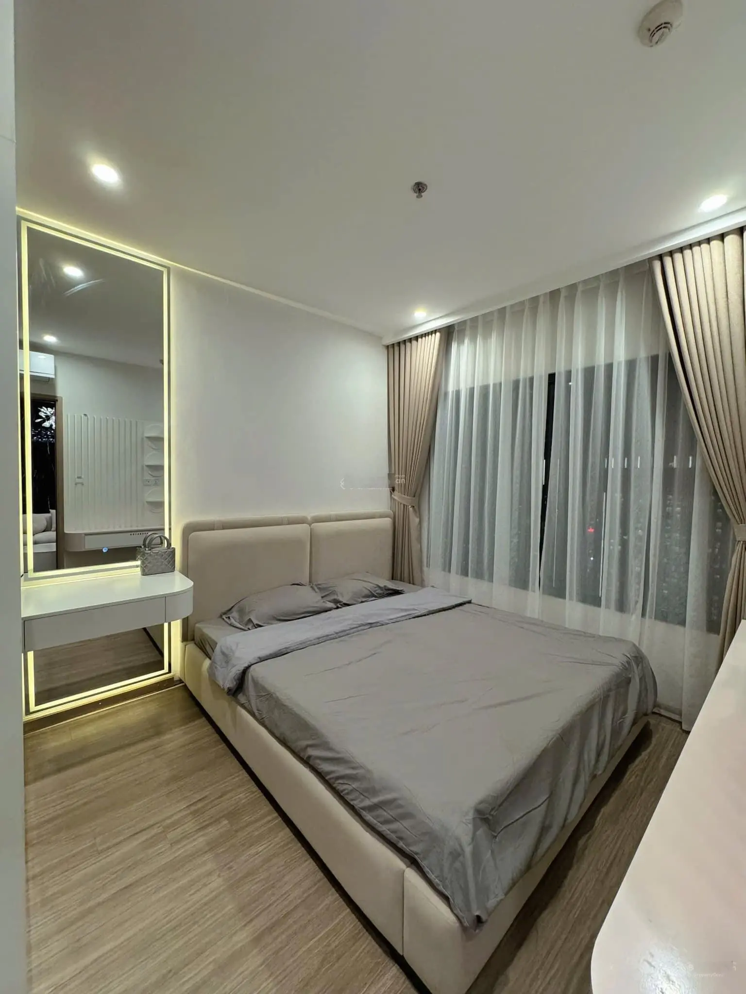 Chính Chủ Cần Bán Gấp Căn 2PN 2VS, Dt:87m2, Bc: ĐN, Tầng Trung Đẹp, Dự Án Roman Palza, Giá 65tr/m2