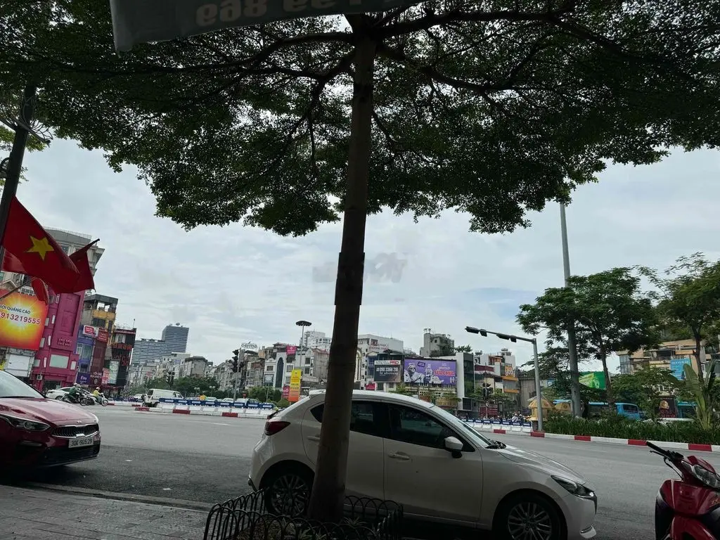 Gia đình tôi bán nhà Phân Lô phố Nguyễn Hy Quang Ô CHỢ DỪA ô tránh 5T