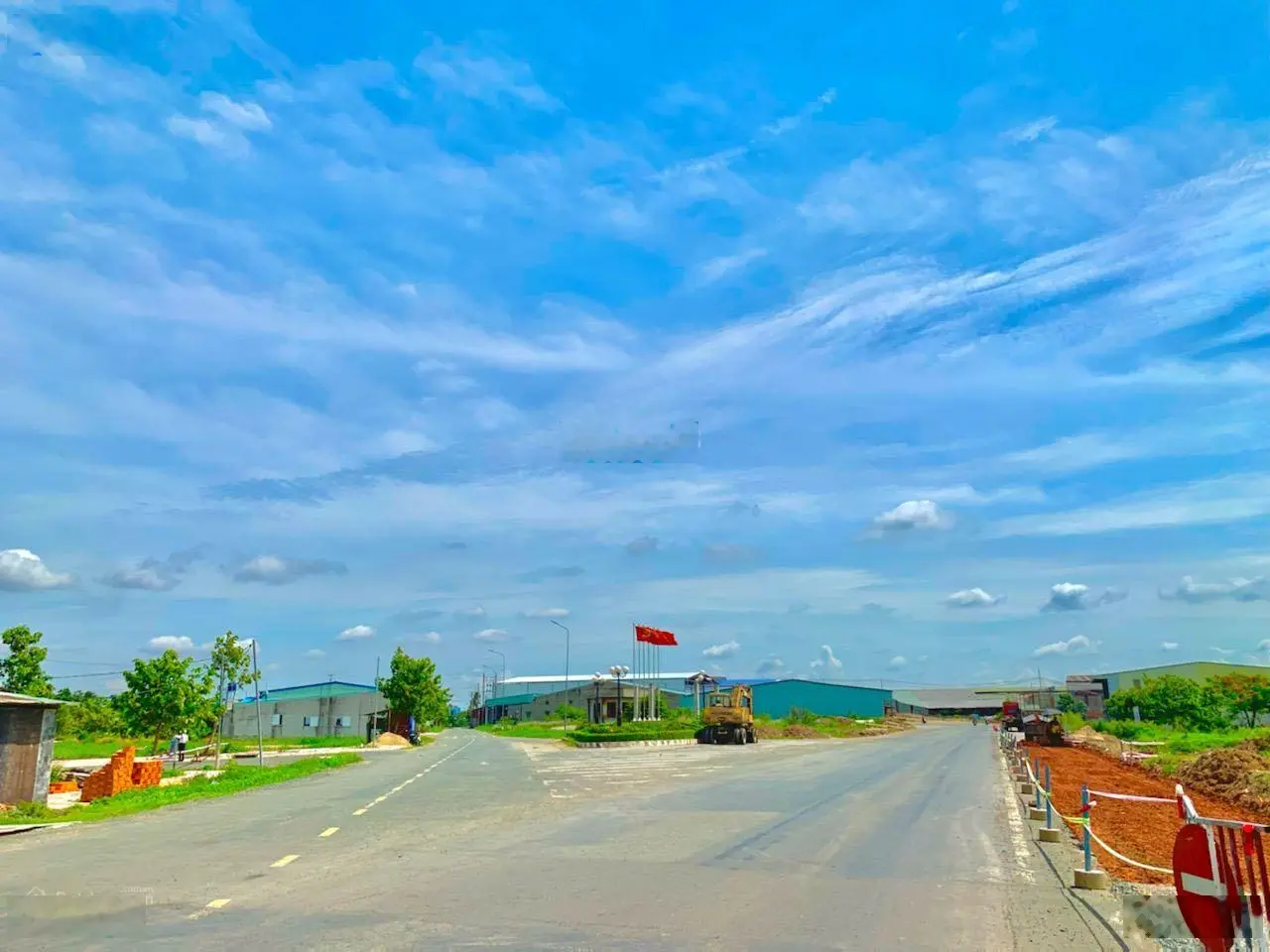 Chính chủ muốn bán lô đất mặt tiền ĐT 818 - đô thị Thủ Thừa 3tỷ298