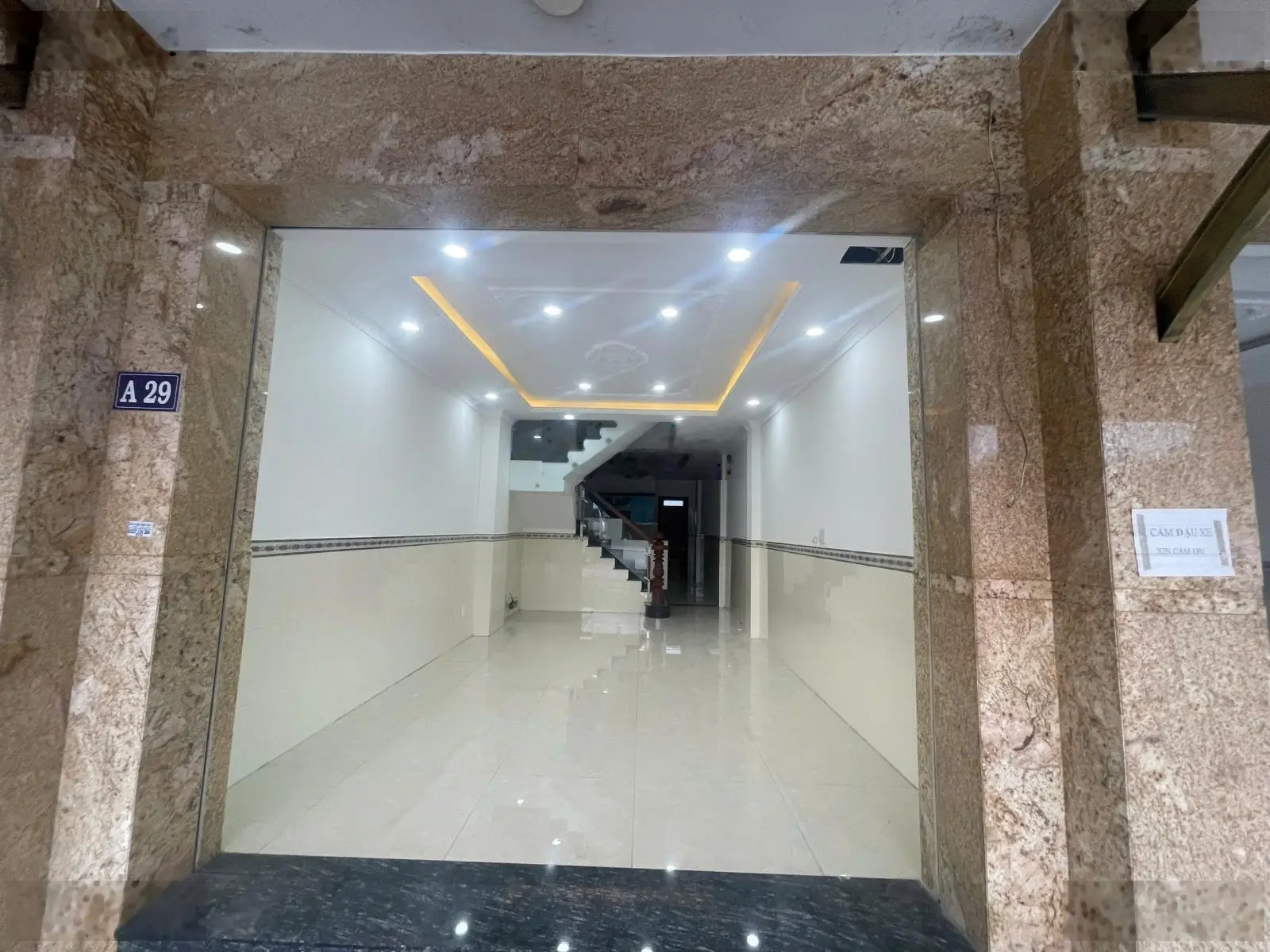 Nhà mặt phố Nguyễn Thị Khắp, 6 tỷ, 80 m2 sẵn sổ, công chứng sang tên ngay trong ngày!