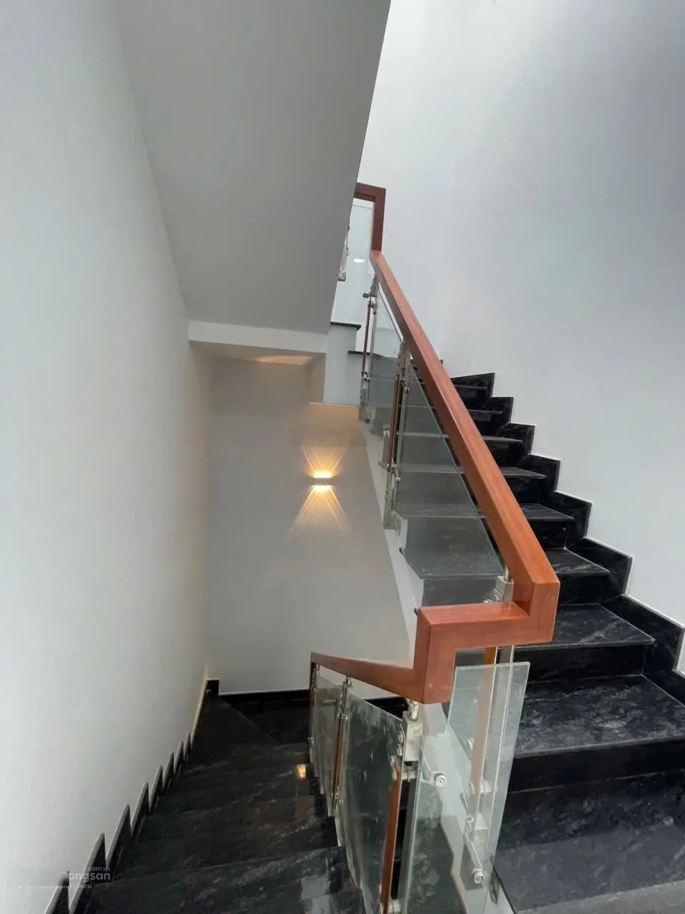 Bán nhà mặt tiền nội bộ đường Lê Văn Quới, Bình Hưng Hòa A 4.5 lầu, 5PN, giá 6.8 tỷ chốt. DT: 4x16m