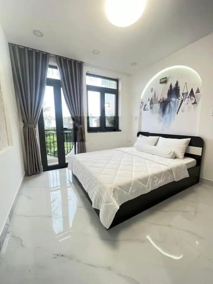 Hiếm Pháo Đài Láng, 2 mặt thoáng ở ngay, ngõ thông gần phố, cách ô tô 52m, dt 39m2 * 5 tầng