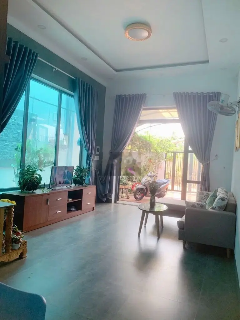 Nhà đẹp hẻm Y Moal giá tốt