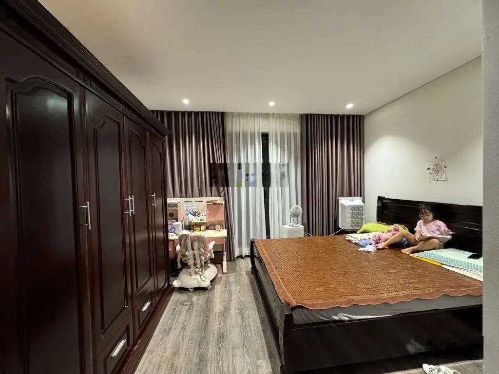 Bán nhà Cổ Linh - phân lô - full nội thất - gần Aeon - gara - 7 tầng - thang máy - nhỉnh 10 tỷ
