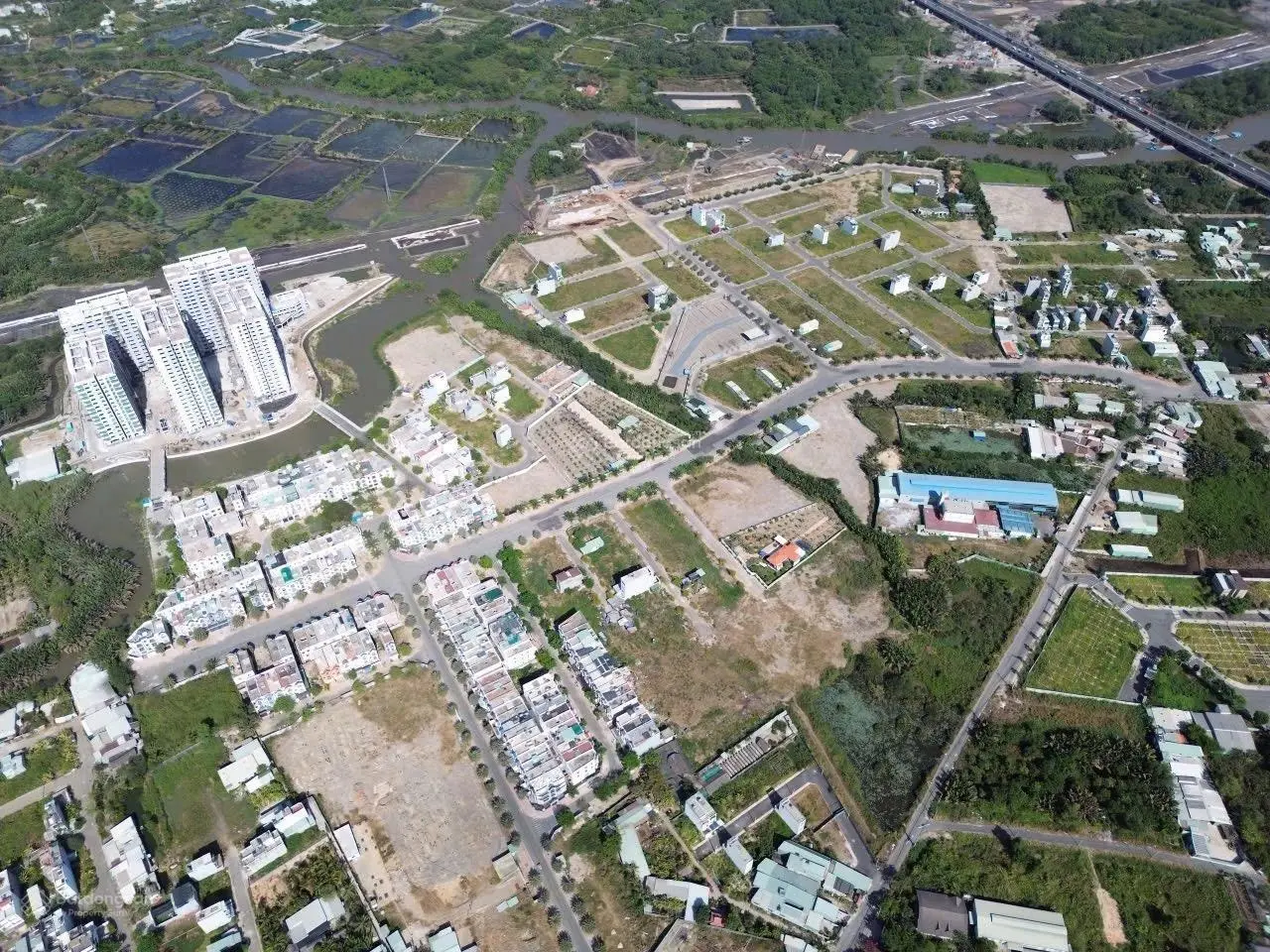 Rẻ nhất KDC Centana Điền Phúc Thành. DT: 92m2 giá 4.1 tỷ. Đường thông, xây dựng tự do