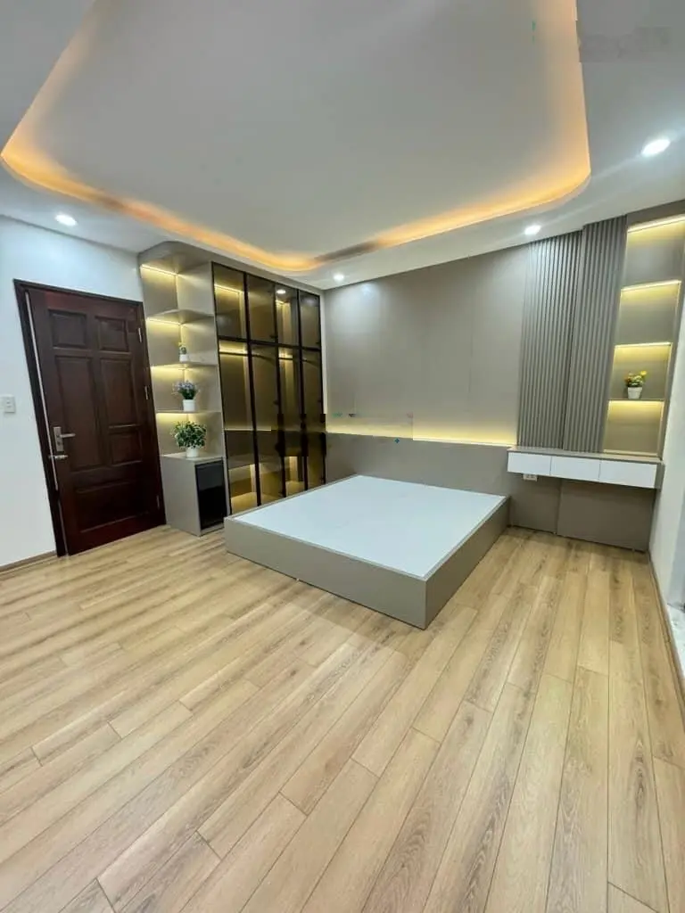 Bán nhà Vĩnh Hưng, Hoàng Mai 30m2 tầng lô góc, giá 4,5tỷ gần ô tô ngõ rộng, thoáng, gần trường, chợ