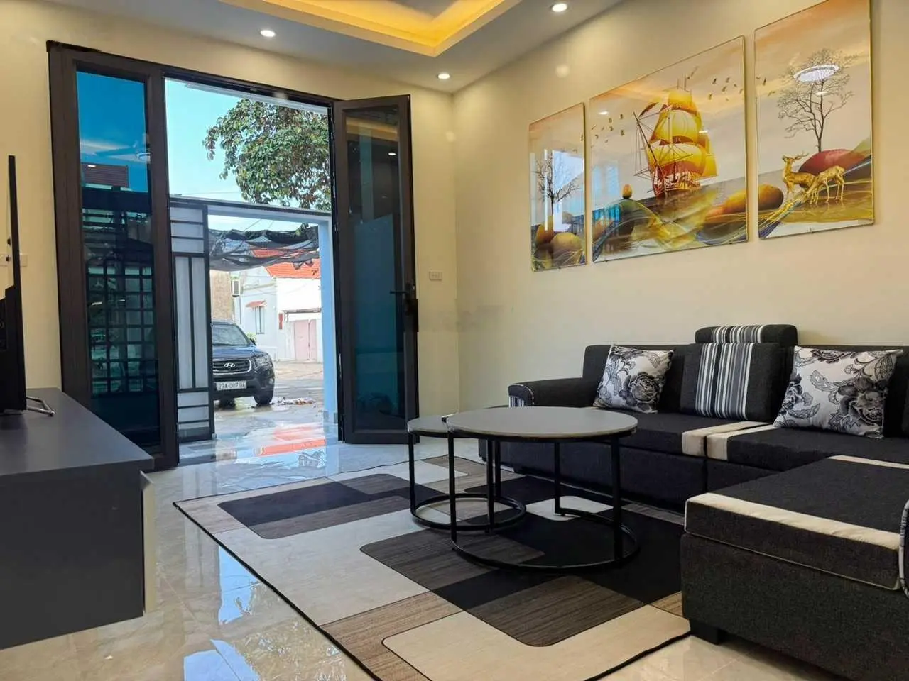 Nhà mới đẹp, ô tô đỗ cửa, DT 52m2, 3 tầng. Giá chỉ 1,79 tỷ. Có TL, Trần Quang Khải, TP Ninh Bình