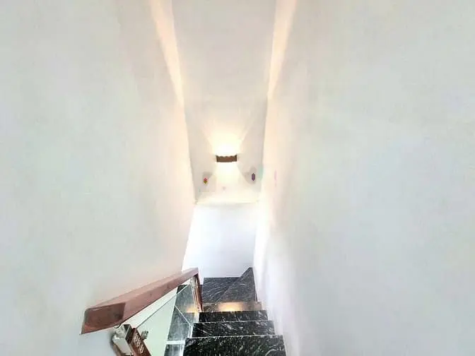 nhà đẹp 1 lầu hẻm xe hơi gần chợ với,kế quận 7