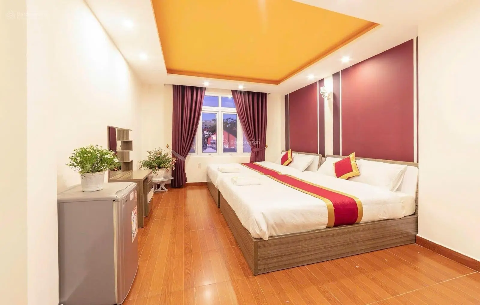 Khách sạn KQH Hoàng Văn Thụ P4 cách chợ đêm Đà Lạt chỉ 1km 4x18m 12 phòng kinh doanh chỉ 9,7 tỷ